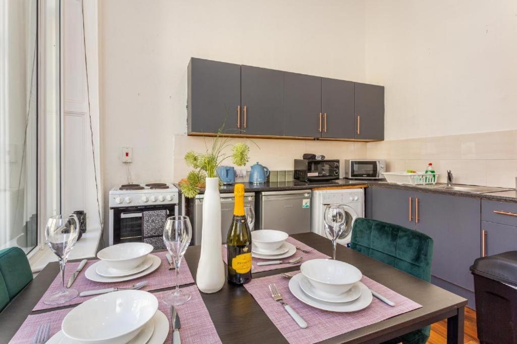 Newcastle'S Most Central Apartment - Sleeps 10 Exteriér fotografie