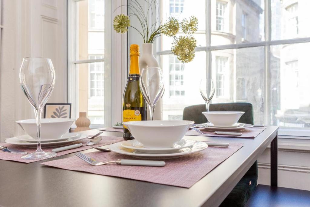 Newcastle'S Most Central Apartment - Sleeps 10 Exteriér fotografie