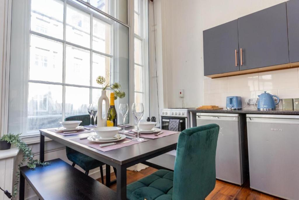 Newcastle'S Most Central Apartment - Sleeps 10 Exteriér fotografie
