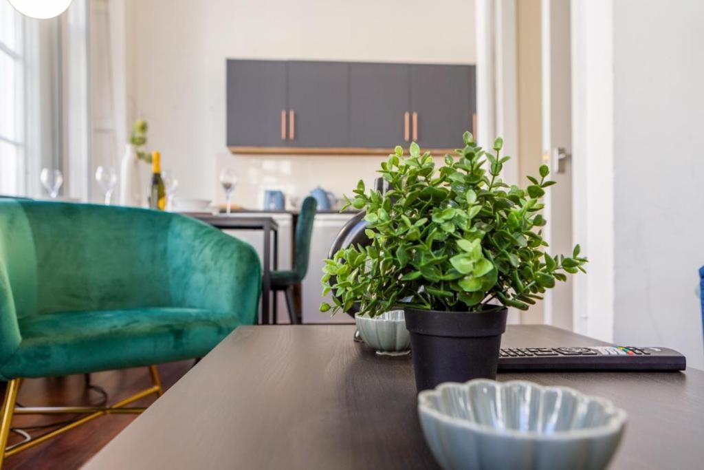 Newcastle'S Most Central Apartment - Sleeps 10 Exteriér fotografie